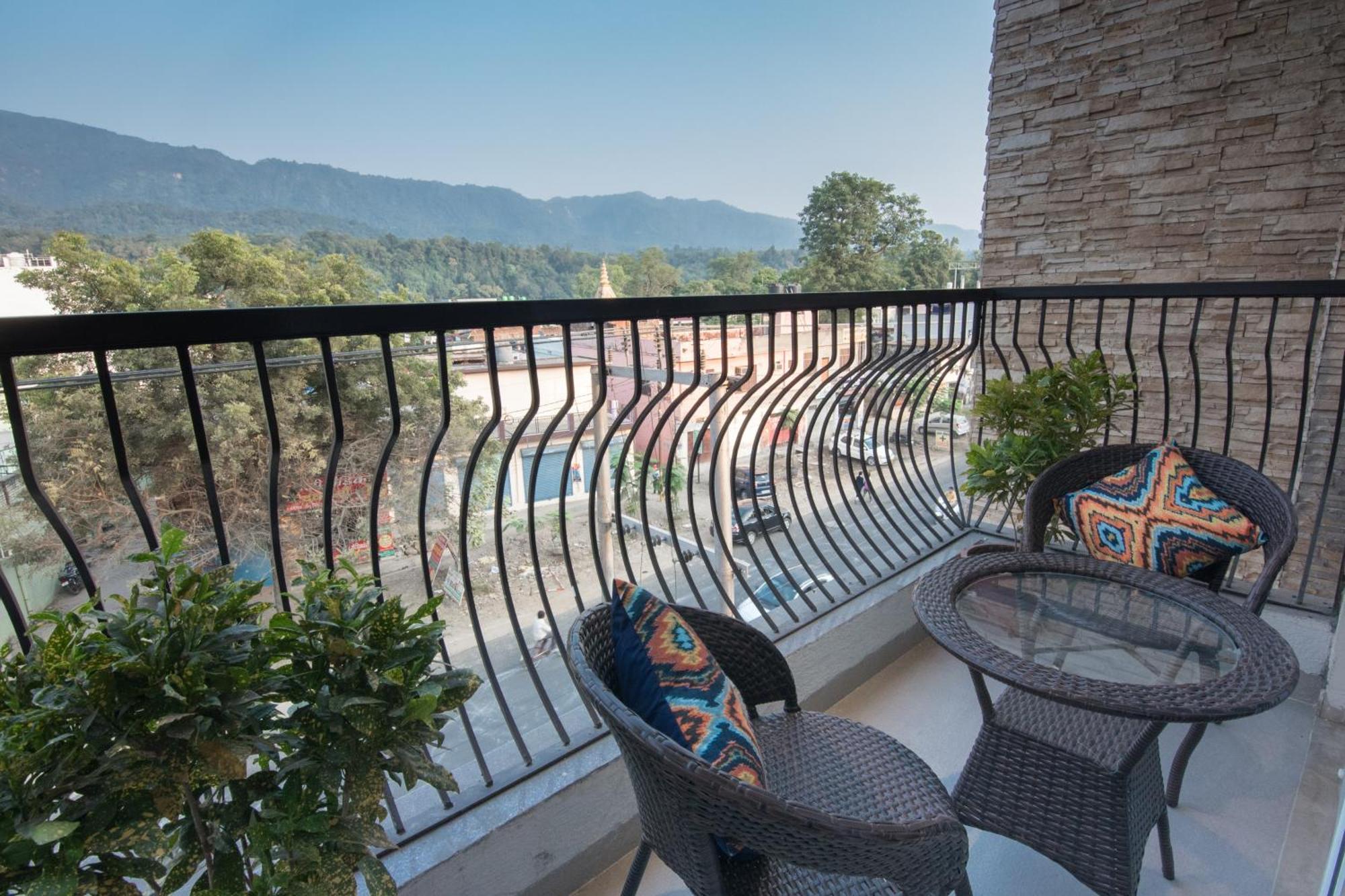 Holywater Hotel By Ganga Kinare #150 Mts From Ganga Ghat Ришикеш Экстерьер фото